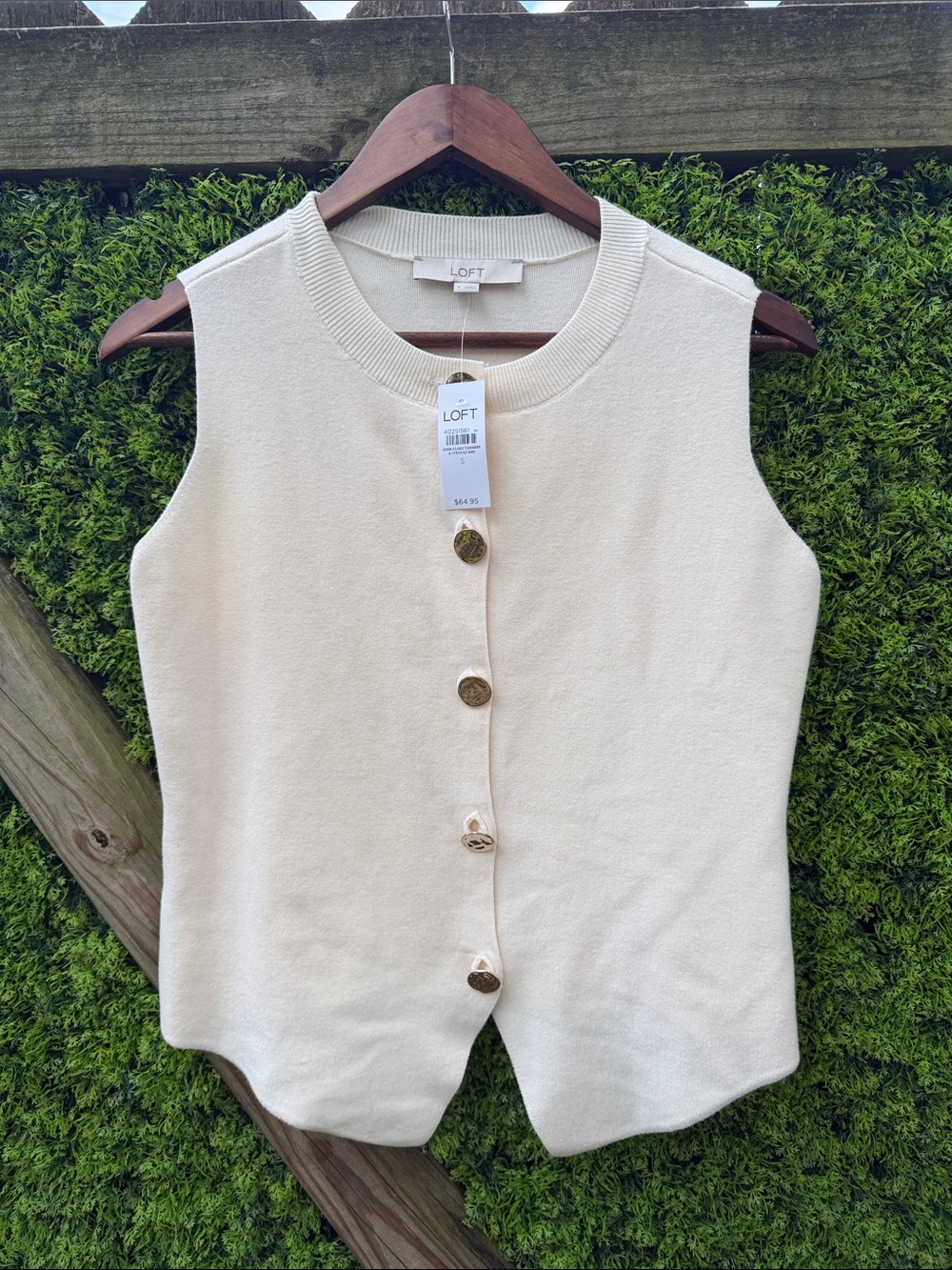 NWT LOFT Cream Button-Front Sleeveless Knit Top